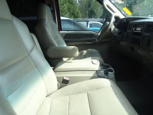 Used 2004 Ford Excursion XLT AWD/4WD image 8