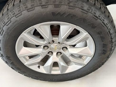 Used 2021 Chevrolet Silverado 1500 Custom AWD/4WD image 30
