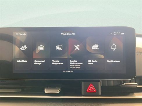 Used 2025 Kia Carnival EX image 27