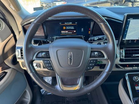 Used 2022 Lincoln Navigator Reserve image 25