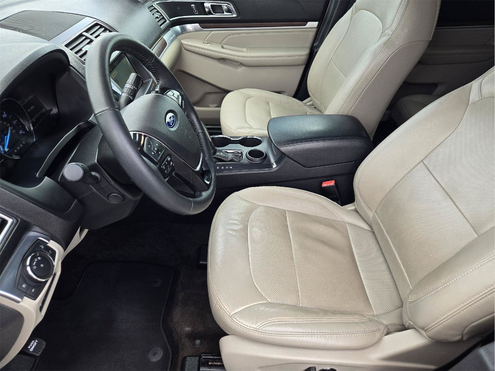 Used 2018 Ford Explorer Limited w/ Equipment Group 301A FWD image 11