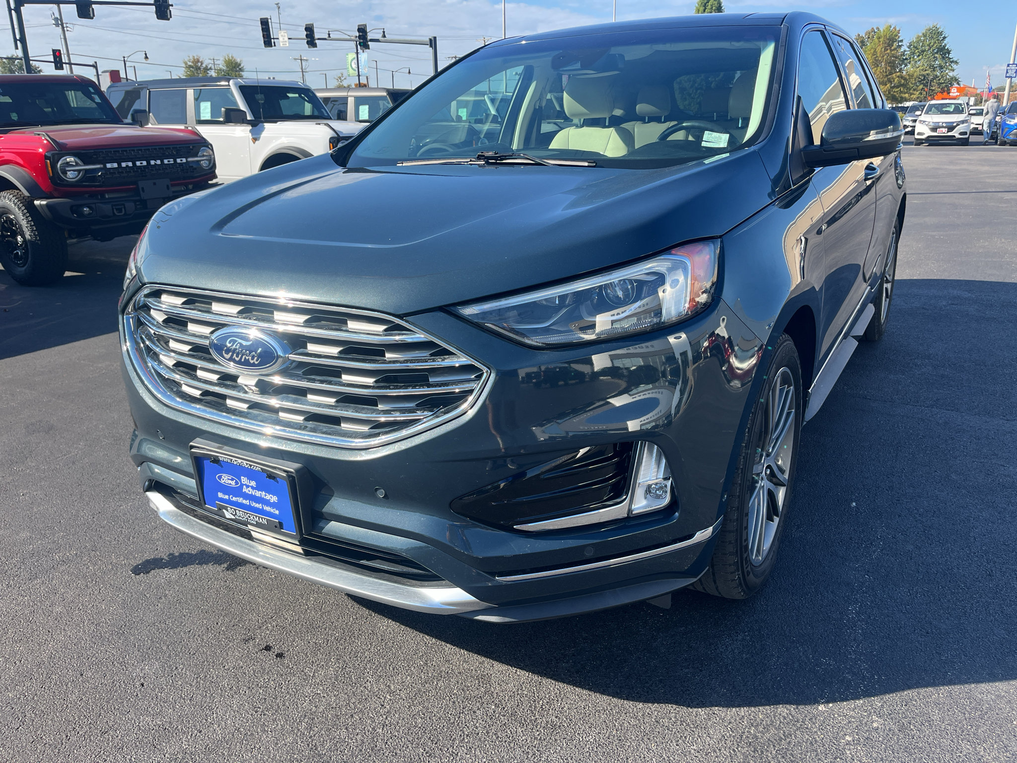 Used 2019 Ford Edge Titanium w/ Equipment Group 301A AWD/4WD image 3