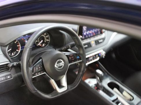 Used 2020 Nissan Altima 2.5 SV AWD/4WD image 12