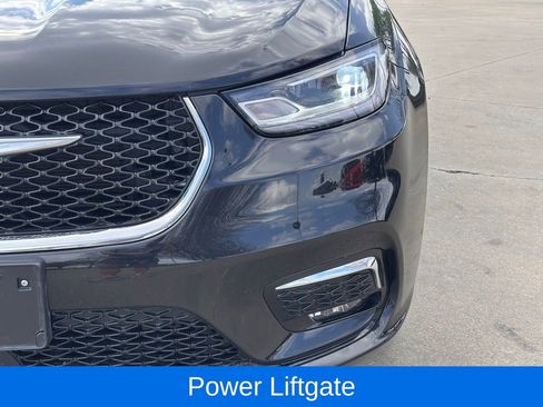 Used 2026 Chrysler Pacifica Select image 4