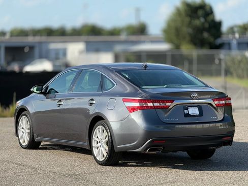 Used 2013 Toyota Avalon Limited w/ Technology Pkg FWD image 10