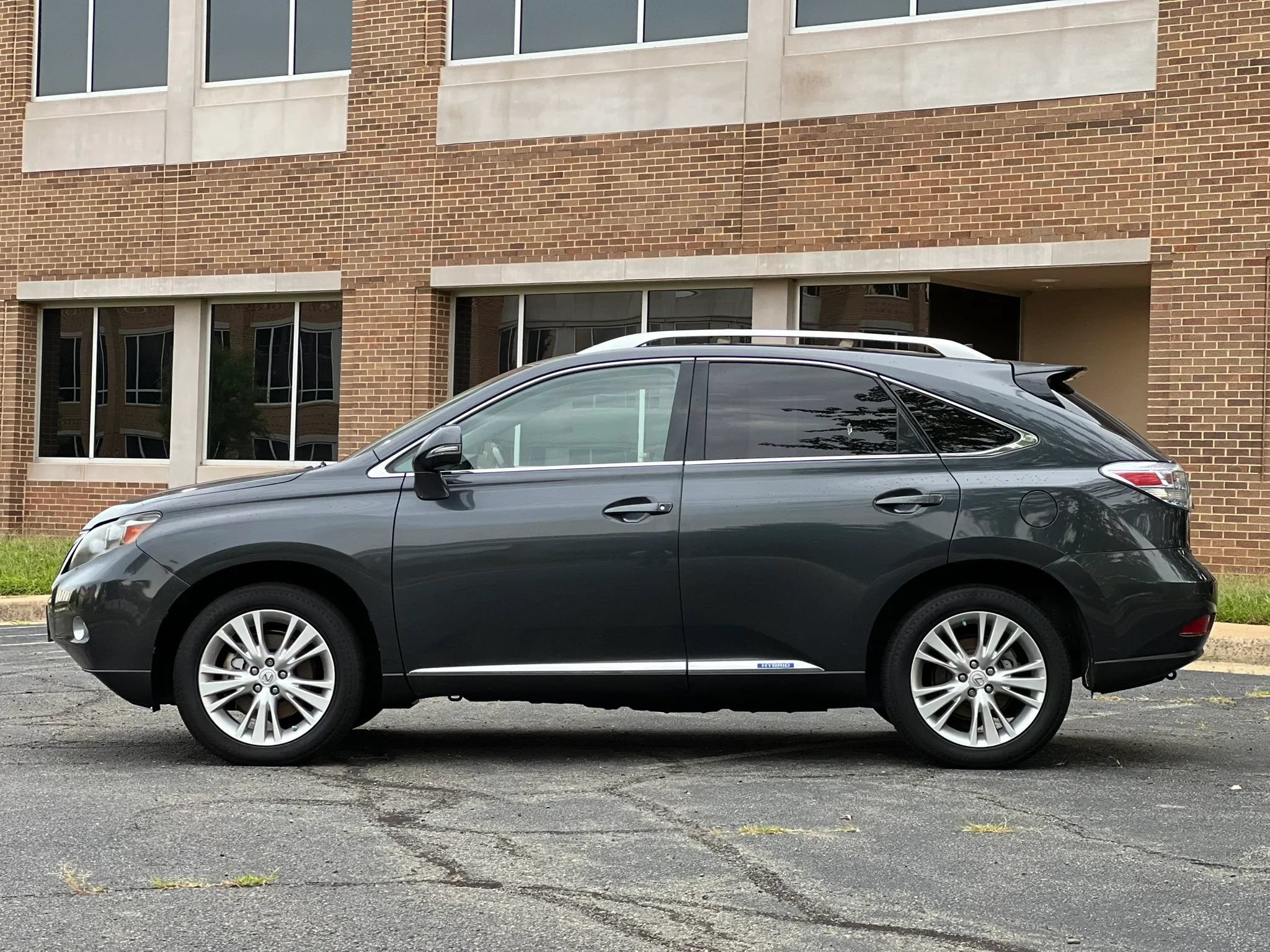 Used 2010 Lexus RX 450h AWD image 2