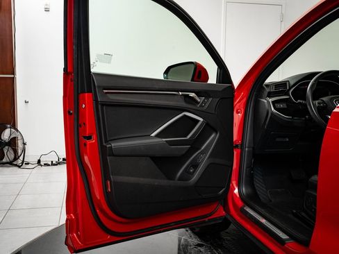 Used 2024 Audi Q3 2.0T Premium image 28