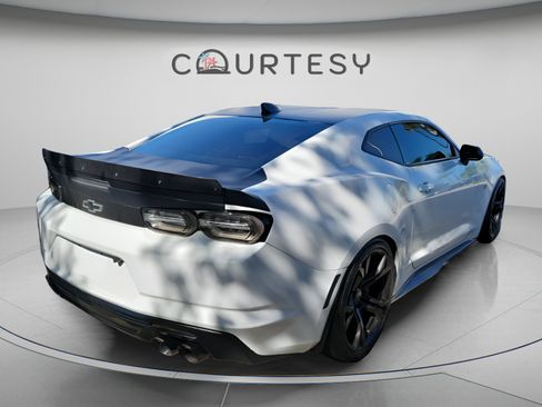 Used 2021 Chevrolet Camaro SS RWD image 3