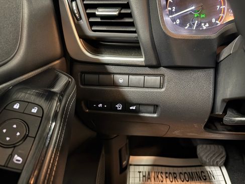 Used 2025 Nissan Rogue SV FWD image 19