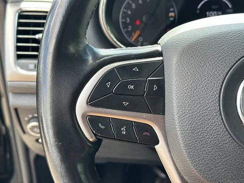 Certified 2021 Jeep Grand Cherokee Laredo X AWD/4WD image 29