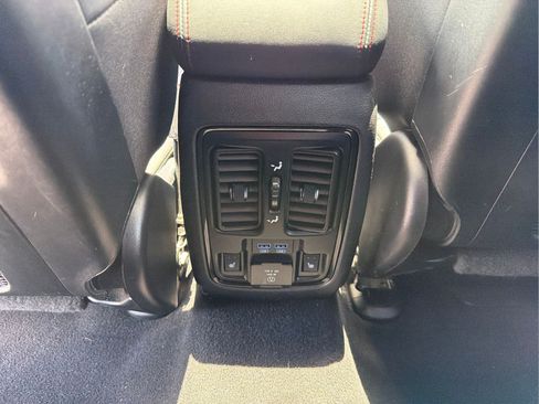 Used 2024 Dodge Durango GT RWD image 32