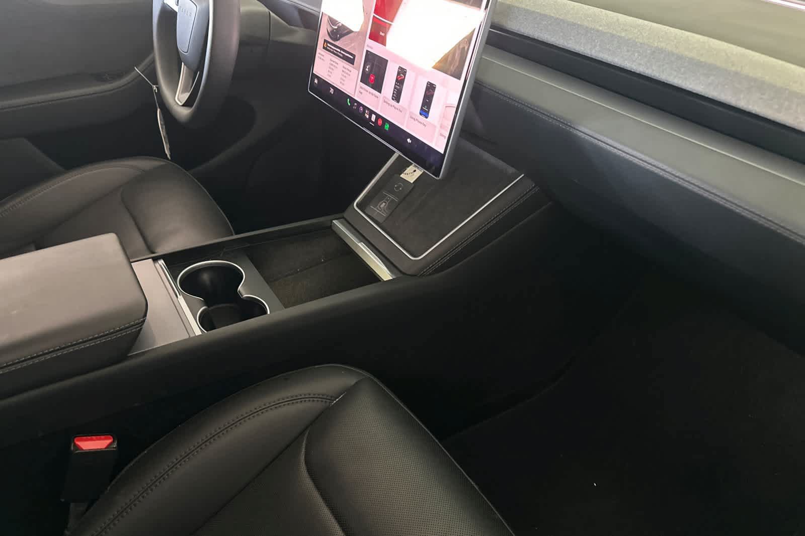 Used 2026 Tesla Model Y AWD image 16