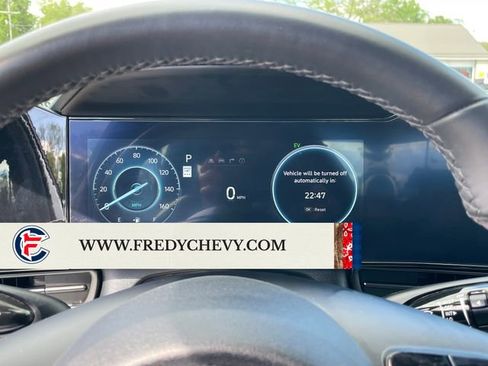Used 2025 Hyundai Elantra Limited FWD image 15