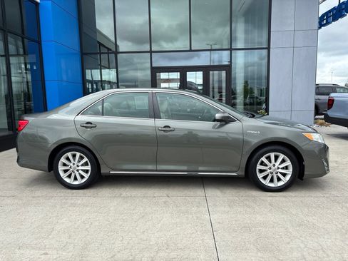Used 2012 Toyota Camry XLE w/ Leather Pkg FWD image 4