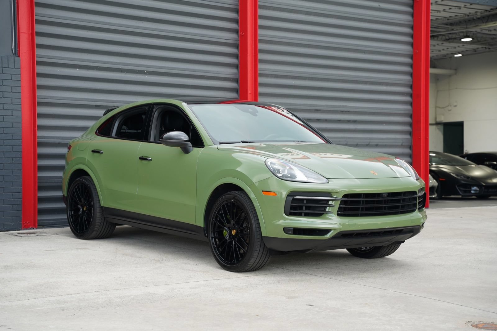 Used 2022 Porsche Cayenne Coupe AWD/4WD image 9
