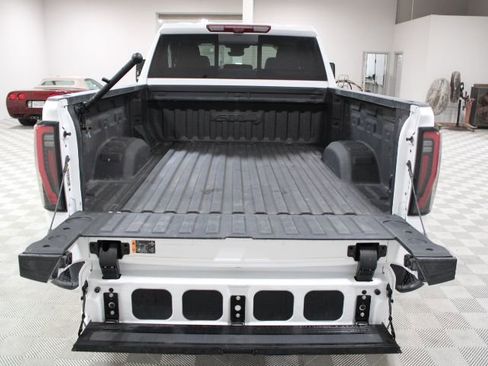 Used 2024 GMC Sierra 2500 AT4 w/ AT4 Premium Plus Package image 14