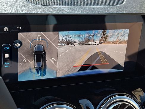 New 2026 Mercedes-Benz GLB 250 4MATIC image 13