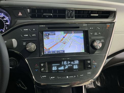 Used 2018 Toyota Avalon XLE image 28
