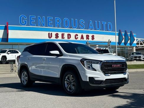 Used 2023 GMC Terrain SLE image 1
