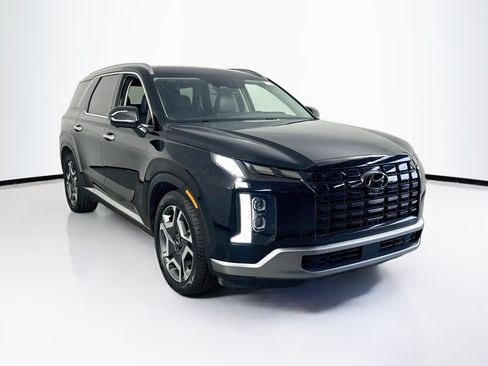Used 2023 Hyundai Palisade SEL w/ Cargo Package AWD/4WD image 3