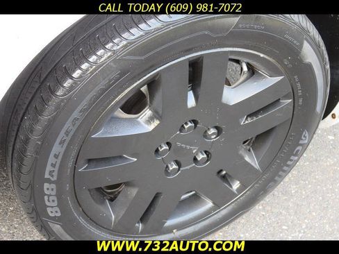 Used 2013 Dodge Avenger SE FWD image 26