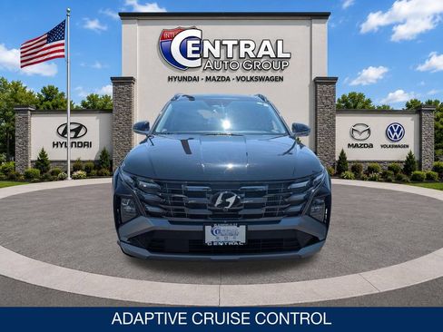 Used 2025 Hyundai Tucson Limited AWD/4WD image 2