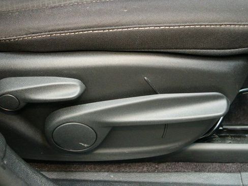 Used 2016 Jeep Cherokee Latitude w/ Cold Weather Group image 11