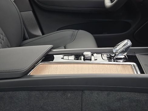 New 2026 Volvo XC60 B5 Plus w/ Protection Package Premier image 7