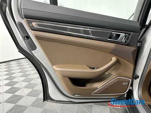 Used 2022 Porsche Panamera GTS image 44