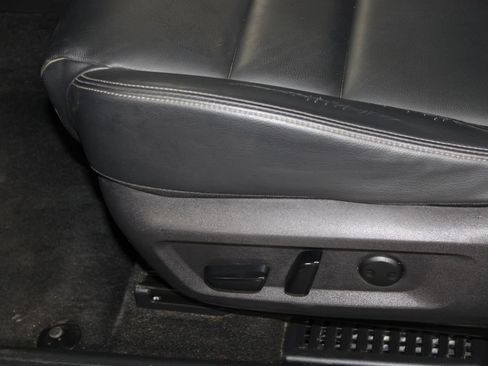 Used 2023 Nissan Rogue SL FWD image 14
