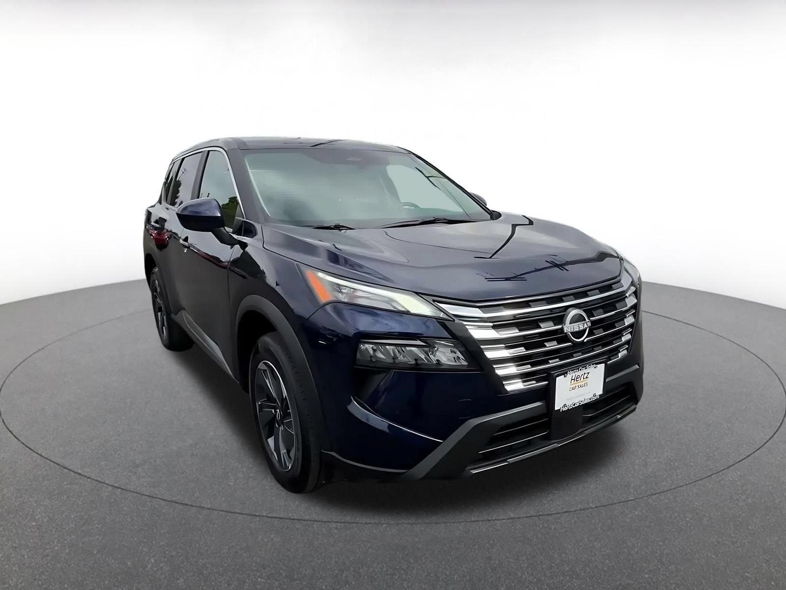 Used 2025 Nissan Rogue SV FWD image 3