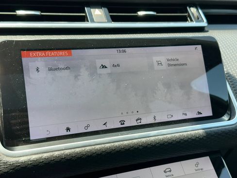 Used 2020 Land Rover Range Rover Velar R-Dynamic S AWD/4WD image 46