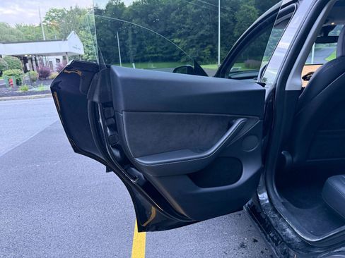 Used 2023 Tesla Model Y Long Range AWD/4WD image 8