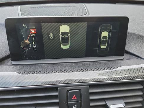 Used 2016 BMW M4 Convertible image 9