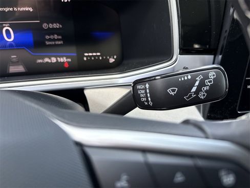 New 2025 Volkswagen Taos SE image 22