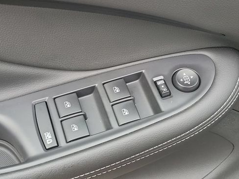 Used 2020 Buick Envision Essence FWD image 24