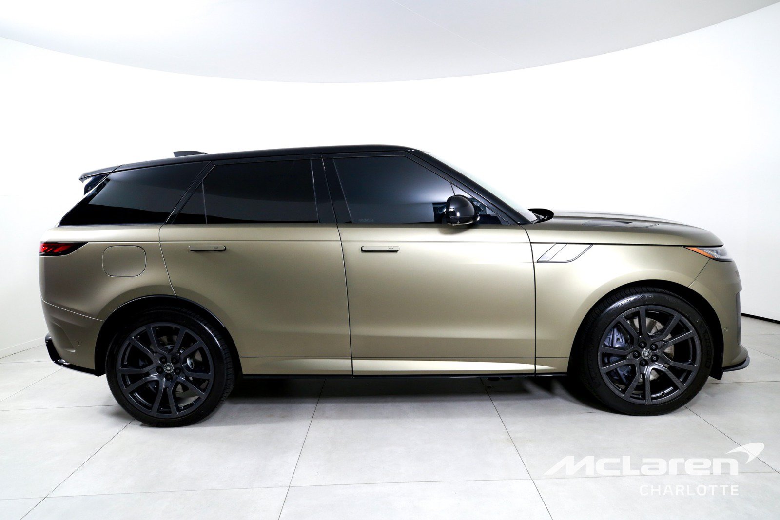 Used 2024 Land Rover Range Rover Sport SV Edition One Carbon Bronze AWD/4WD image 9