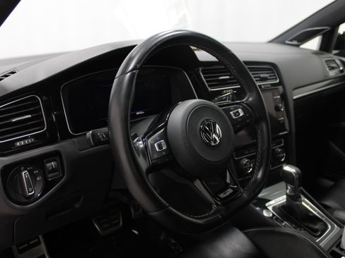 Used 2018 Volkswagen Golf R 4-Door AWD/4WD image 12