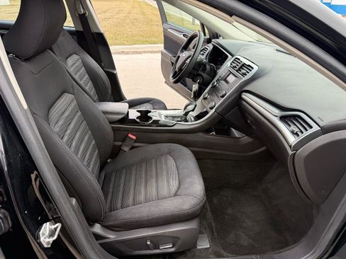 Used 2016 Ford Fusion SE image 18