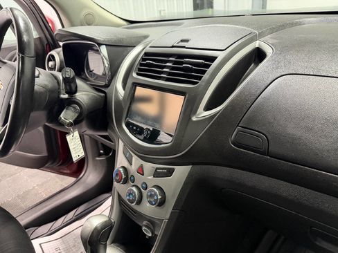 Used 2016 Chevrolet Trax LT w/ LT Sun and Sound Package image 15