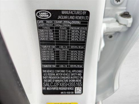 Used 2025 Land Rover Discovery Sport S image 25