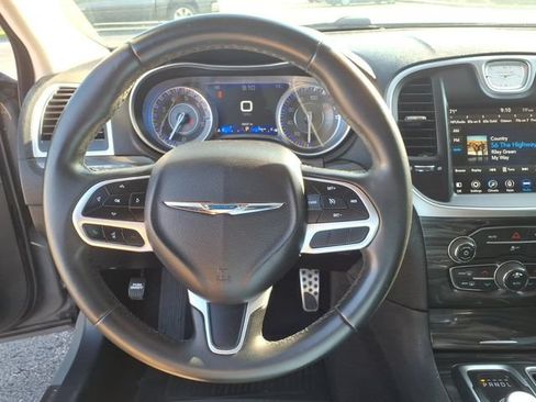 Used 2019 Chrysler 300 Touring w/ Sport Appearance Package RWD image 18