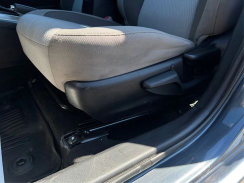 Used 2019 Toyota Corolla LE FWD image 21