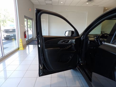 Used 2022 Chevrolet Traverse LT AWD/4WD image 8