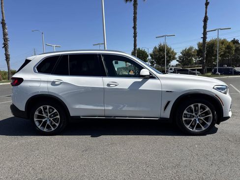 Used 2023 BMW X5 xDrive45e image 3