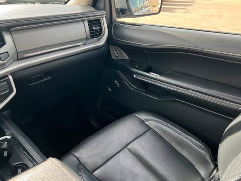 Used 2022 Ford Expedition Max XLT AWD/4WD image 10