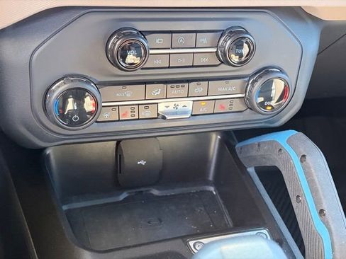 Used 2022 Ford Bronco Wildtrak AWD/4WD image 22