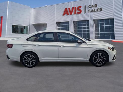 Used 2025 Volkswagen Jetta Sport FWD image 5