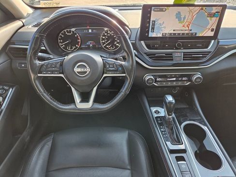 Used 2024 Nissan Altima 2.0 SR FWD image 23