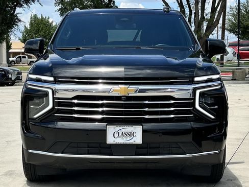 Used 2025 Chevrolet Tahoe LT RWD image 9